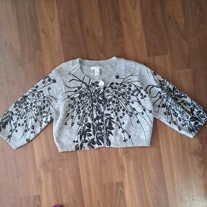 Sarah Spencer Gray Cropped Cardigan with Black Botanical Print